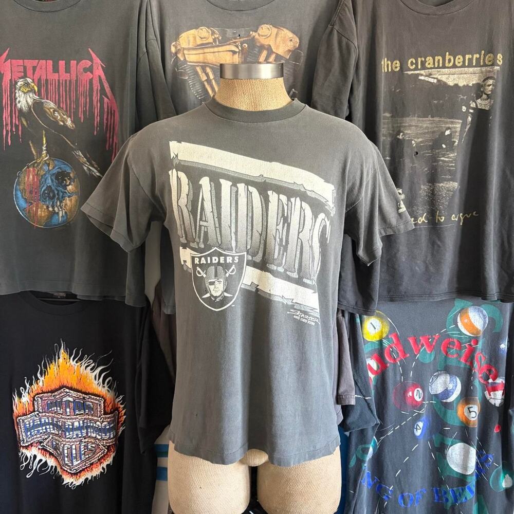 Vintage 1990s oakland raiders t shirt